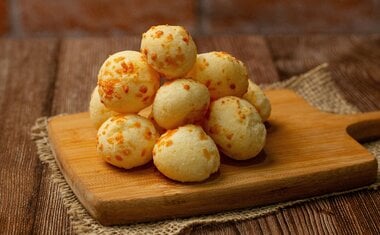 Fácil e barato: você vai amar essa receita pão de queijo para o café da manhã