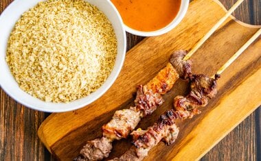 6 carnes baratas para fazer espetinhos deliciosos em casa - gastando pouco