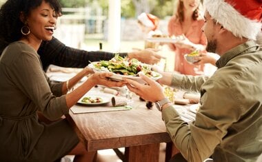 Dica infalível baseada na ciência para comer menos nas festas de final de ano