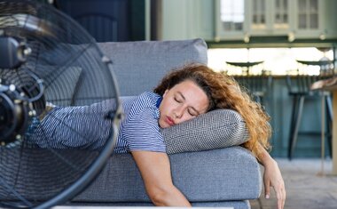 Tem dificuldade de dormir no calor? Confira 6 dicas para melhorar sua qualidade de sono