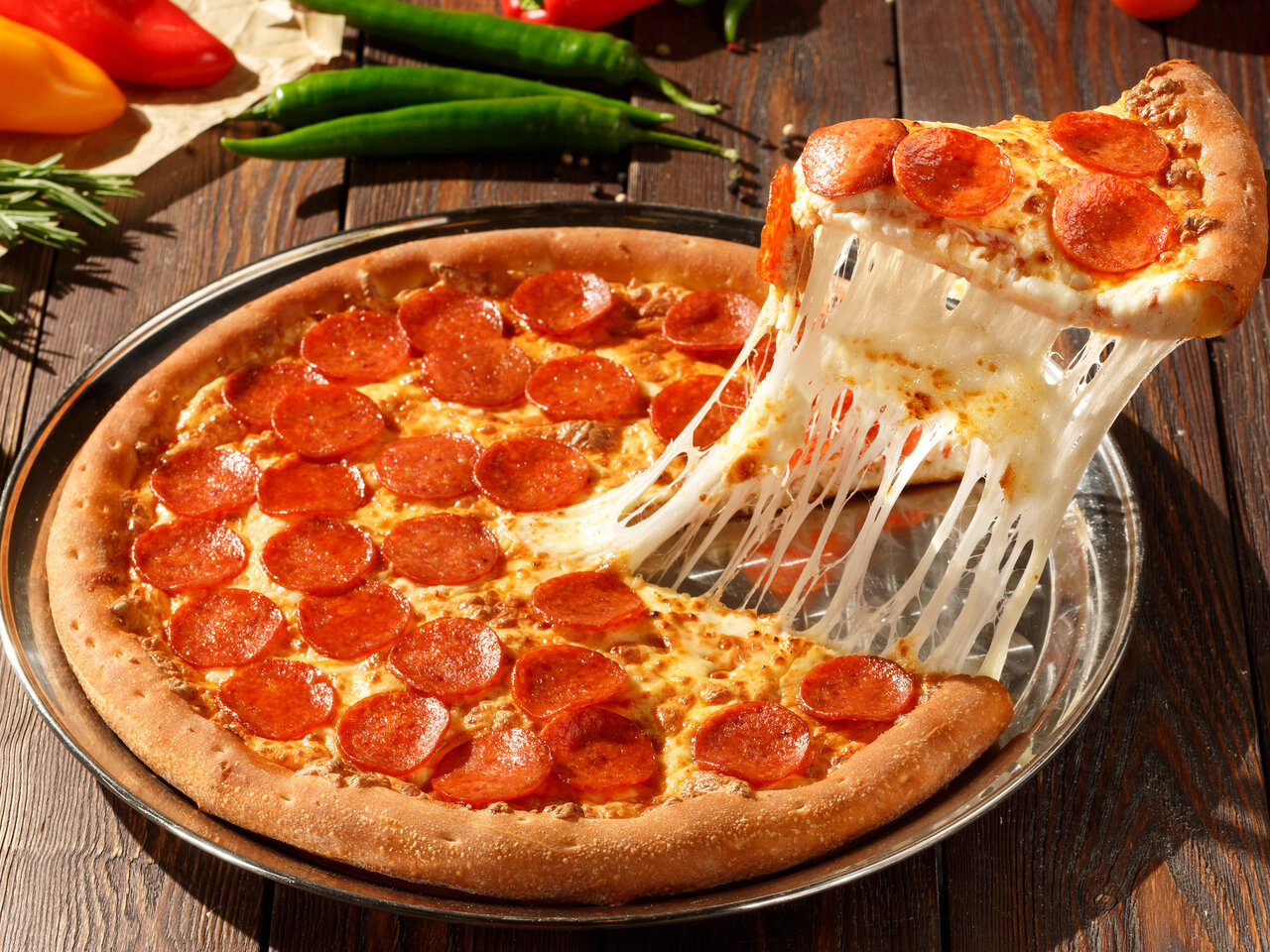 Pizza Hut celebra mês da Pizza com ofertas 50% off e promoção