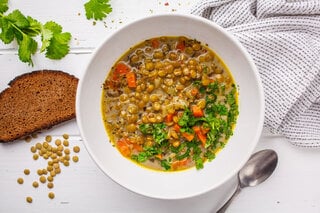 Receitas: Sopa de lentilha é opção para os dias frios; veja receita!