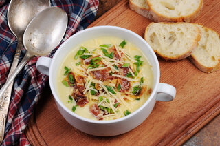 Receitas: Sopa de Batata com Bacon: aprenda uma receita simples e cremosa!