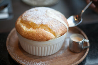 Receitas: Receita de Bolo de Caneca de Leite Ninho é deliciosa e fácil de fazer; confira!