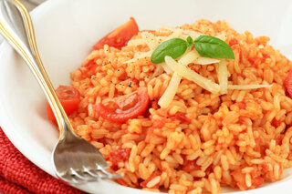 Receitas: Receita de risoto de tomates assados é prática e saborosa; veja o passo a passo!