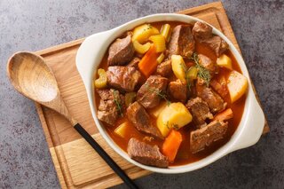 Receitas: Receita: carne de panela com mandioca para um almoço fácil e delicioso