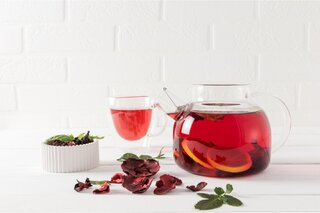 Saúde e Bem-Estar: Chá de hibisco: 5 maneiras de inserir na dieta