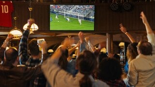 Bares: 18 bares com telão e TVs para assistir jogos imperdíveis de futebol em São Paulo