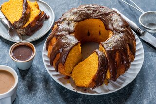 Receitas: Receita: bolo de cenoura fácil e que não precisa do liquidificador