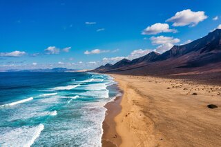 Viagens: As 10 melhores praias para passar o ano novo, sem sair do Brasil