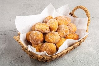 Receitas: Bolinho de chuva da vovó: com 6 ingredientes você tem o acompanhamento perfeito para o café