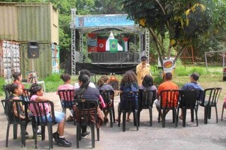 Na Cidade: Festival Literário 'FLOC Vento Leste Poesia é Praça'