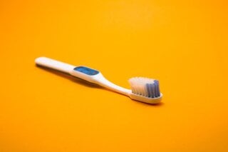 Estilo de vida: Escovas de dente velhas podem ser um tesouro: veja 5 usos na limpeza da casa que você não sabia