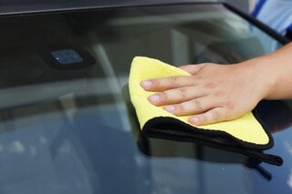 Estilo de vida: Para-brisas embaçado na chuva? Veja a técnica de autoescola que pode solucionar o problema