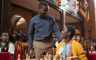 Nigeriano de 8 anos que vive em abrigo nos EUA vira campeão de xadrez de NY  - 20/03/2019 - UOL Notícias