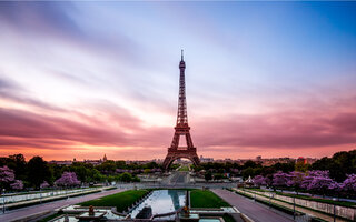 PARA OS ROMÂNTICOS: Paris, França