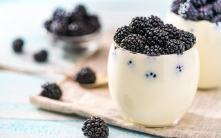 Marshmallow de Leite Moça e Frutas Vermelhas