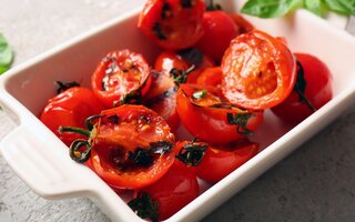 Modo de Preparo dos tomates assados – Passo 1