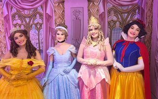 Curtir o Chá das Princesas no West Plaza