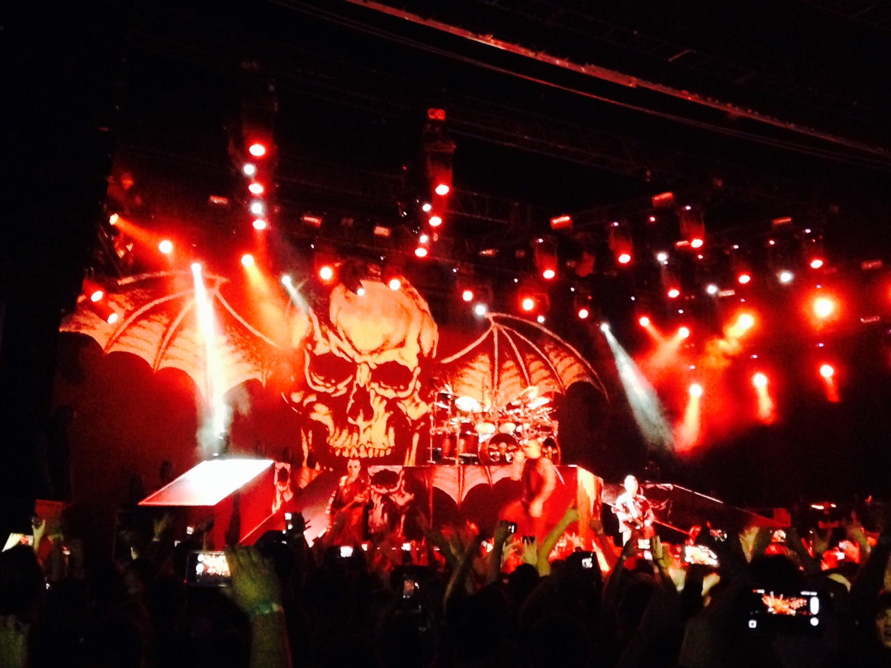 Shows: Avenged Sevenfold lota Espaço das Américas e faz show memorável 