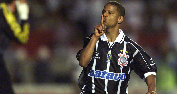 Ex Jogadores Do Corinthians Fazem Jogo Teste No Taquerão Arena