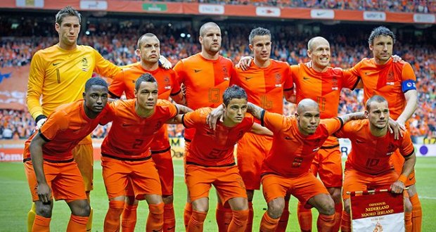 Holanda faz goleada arrasadora em cima da Espanha na estreia das duas  sele��es na Copa 2014 - Holanda faz goleada arrasadora em cima da Espanha  na estreia das duas sele��es na Copa