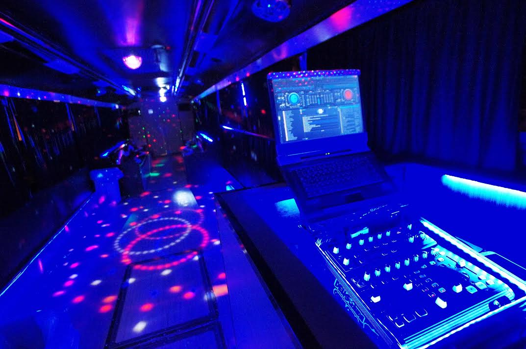 Baladas: Bus Party vai promover festas durante os jogos do Brasil na Copa 2014