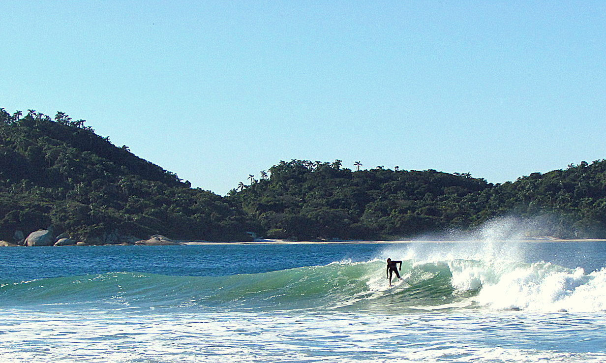 Conheça 7 praias brasileiras perfeitas para o surf