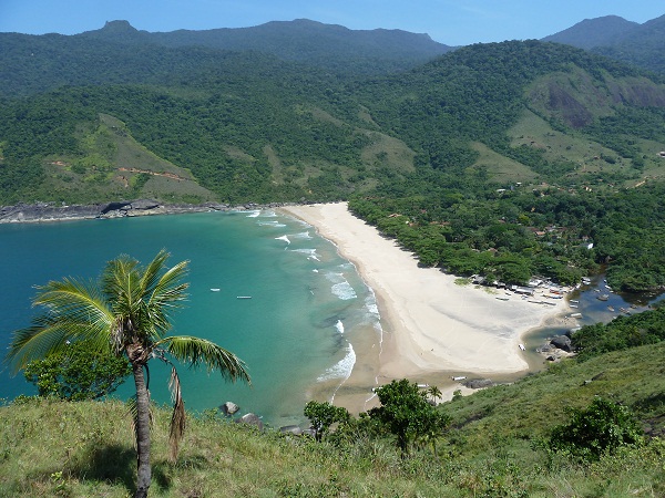 5 praias próximas a SP para curtir mesmo durante o frio